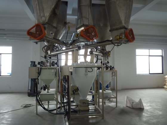 Automatic weighing and dosing system of raw materials